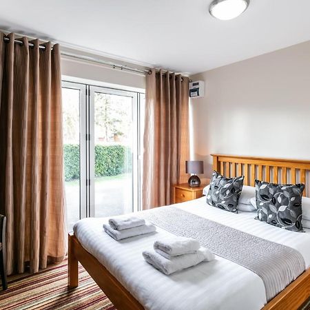 Roydon Marina Village Hotel Экстерьер фото