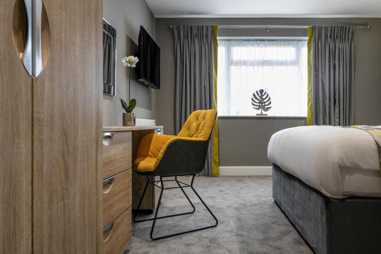 Roydon Marina Village Hotel Экстерьер фото